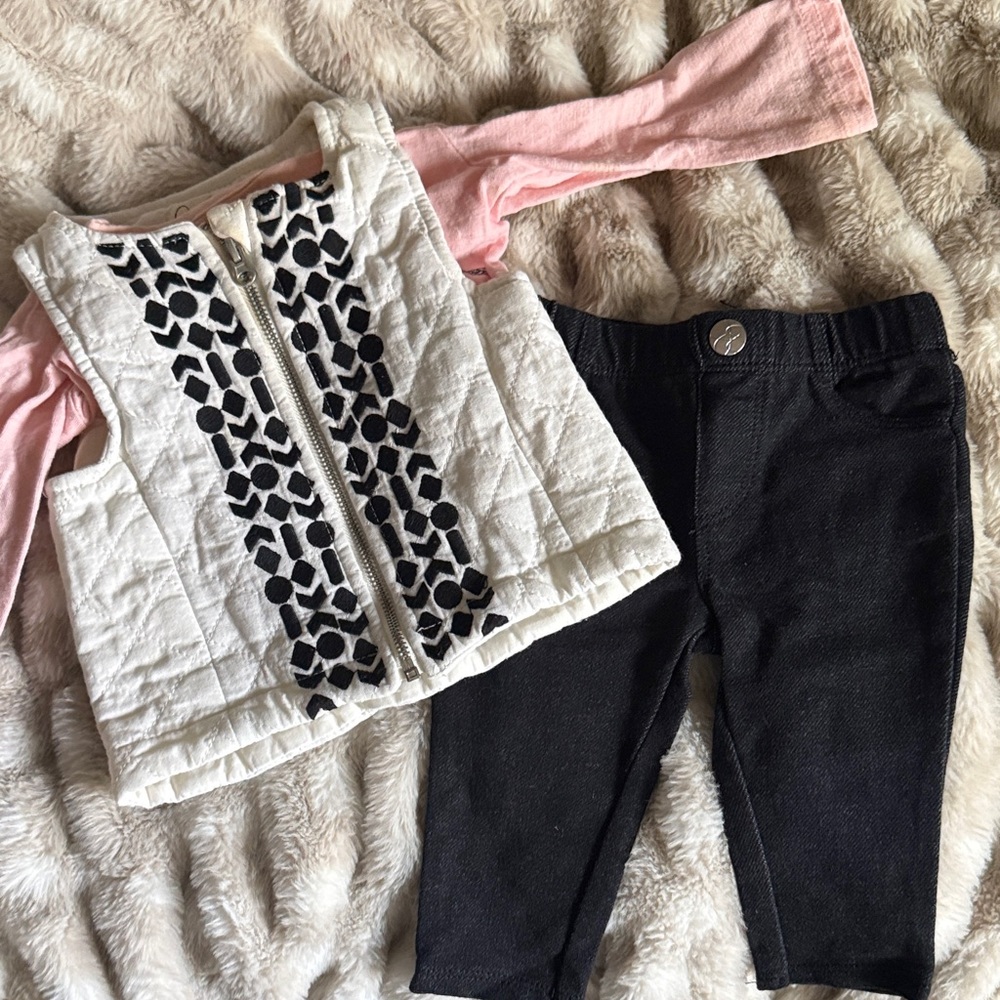 Jessica Simpson White and Black Baby Vest